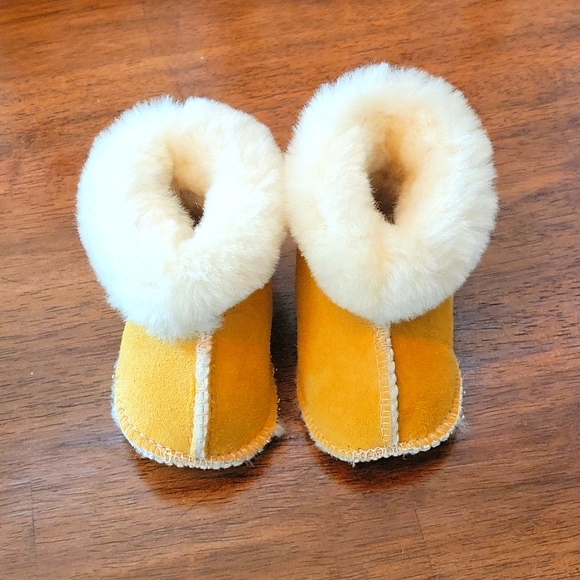 Other - NWOT Infant moccasins